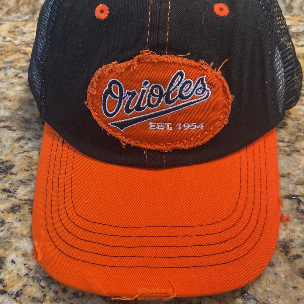 Baseball cap - Picture 2 of 5